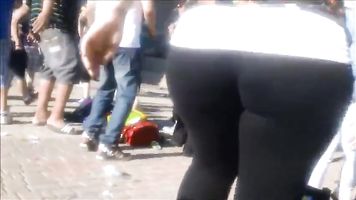 CULO ENORME BOTÍN EN APRETADO SPANDEX