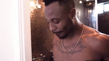 Marrón Assfuck entusiasta Kira Noir Consigue lo que se merece en una BBC